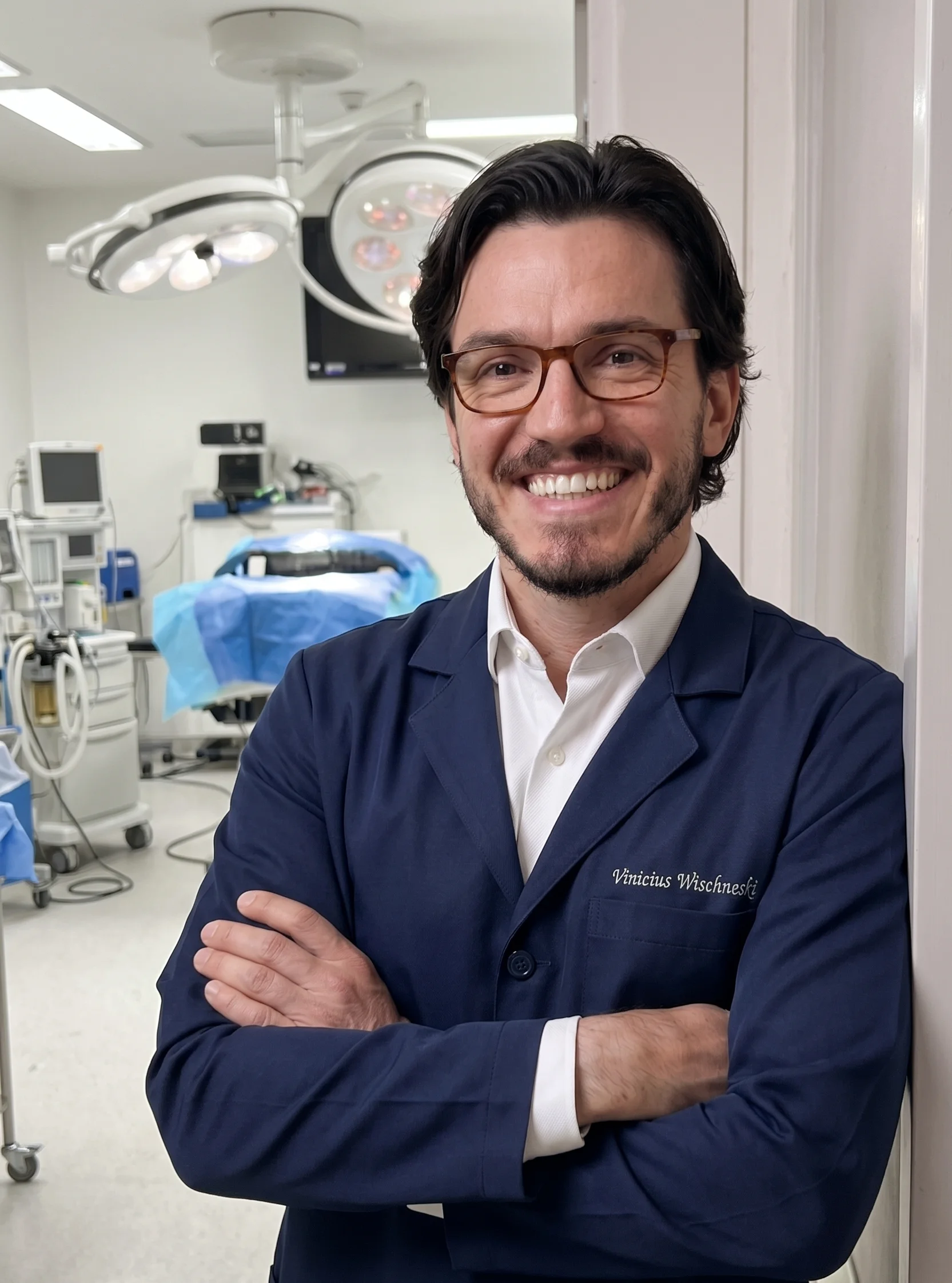 Dr. Vinicius Wischneski — Cirurgião veterinário oncologista, CRMV-SC 8434